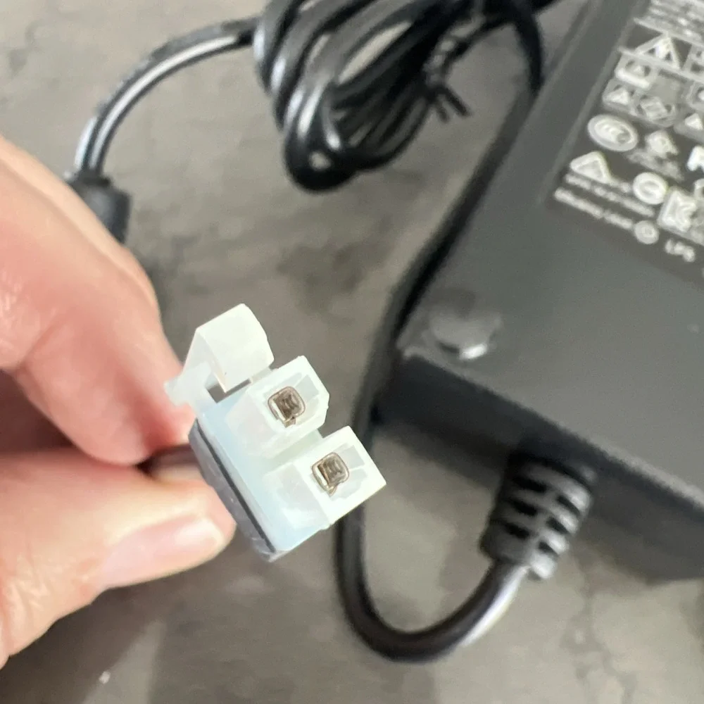 Condor FJ-SW1205000 AC/DC Power Adapter 12V 5A Molex 2-Pin SA-125A0IV